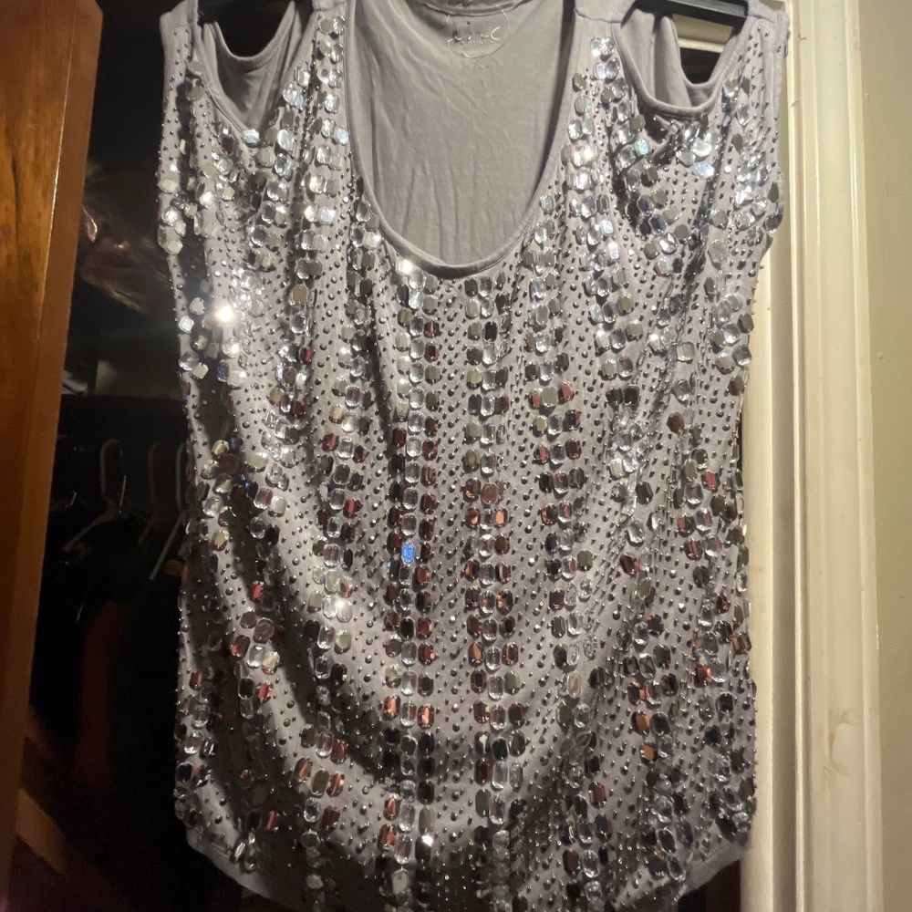 Off shoulders grey blouse